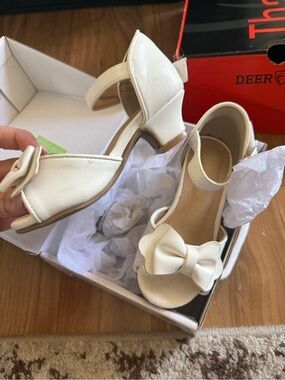 Girls Cream Bow Low Heel Sandals